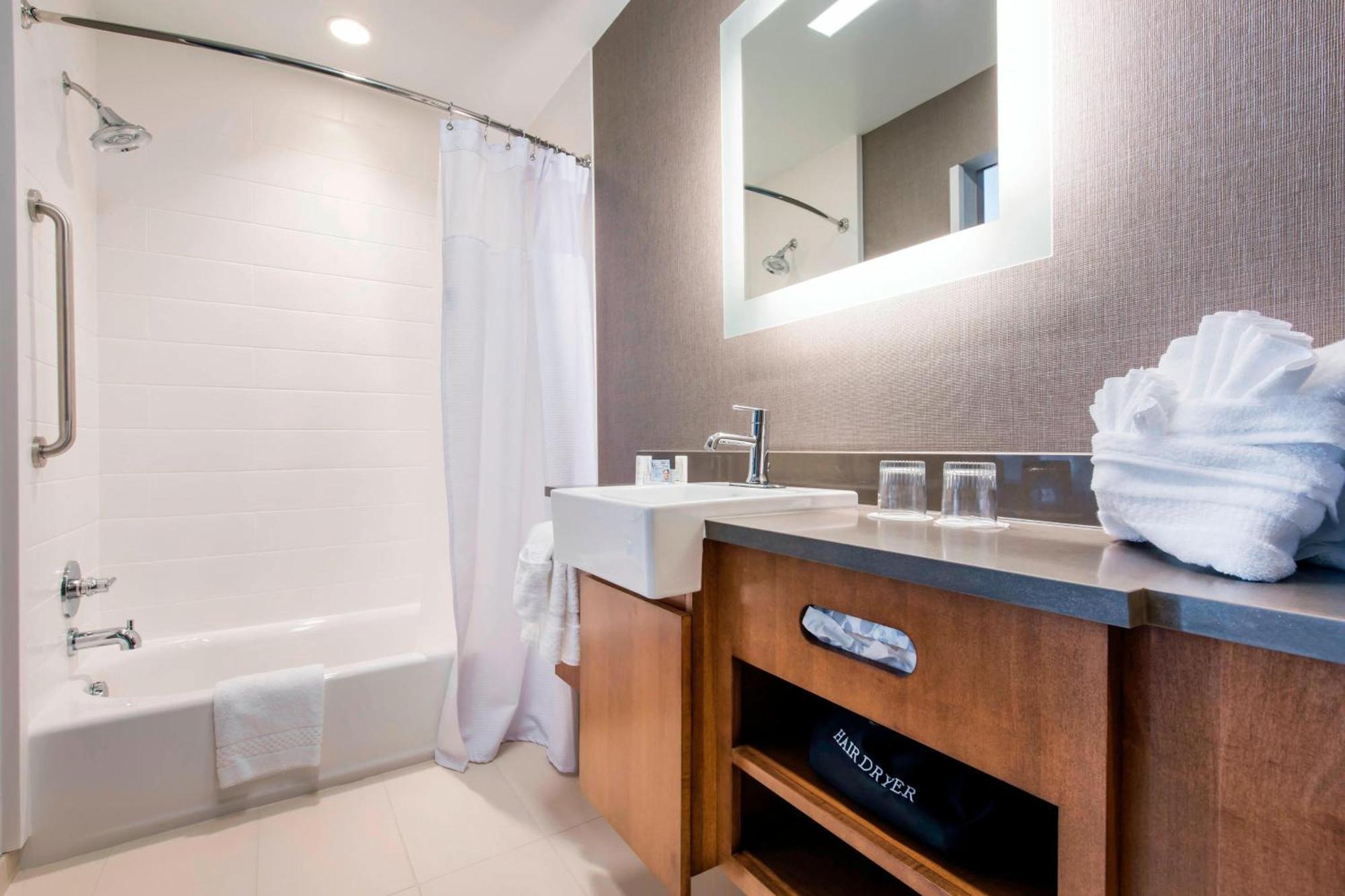 Springhill By Marriott Gallup