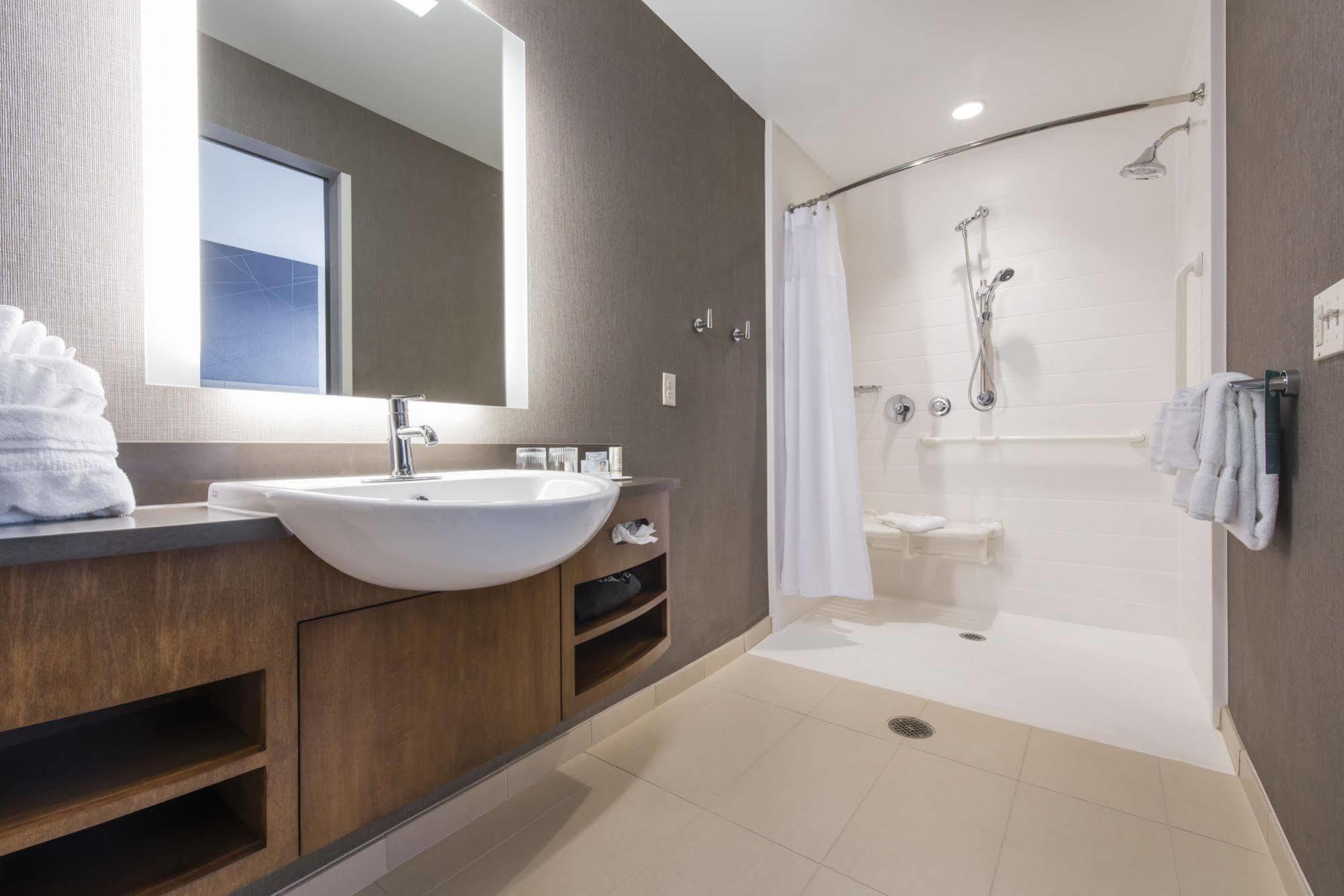 Hotel Springhill By Marriott